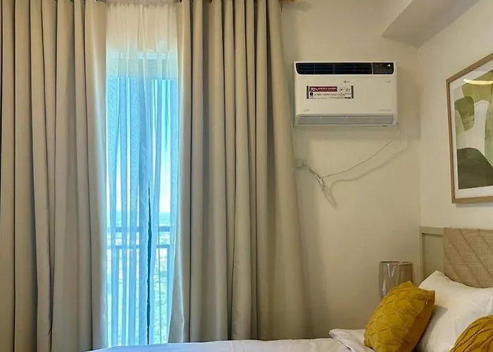 Cozy Unit In Grand Residences